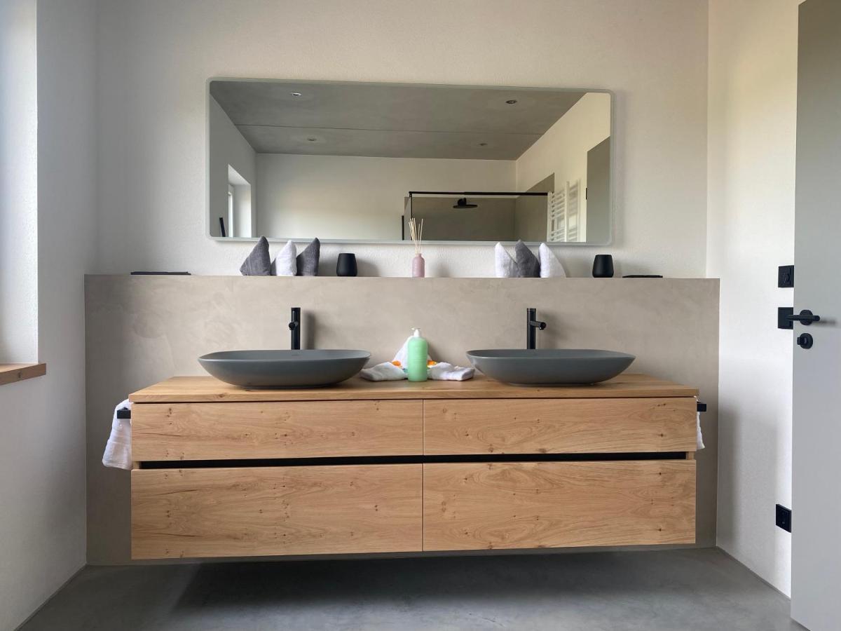 Appartamento Neubau Gruener Wolpertinger Designwhg 106Qm Barrierefrei Breitbrunn am Chiemsee Esterno foto