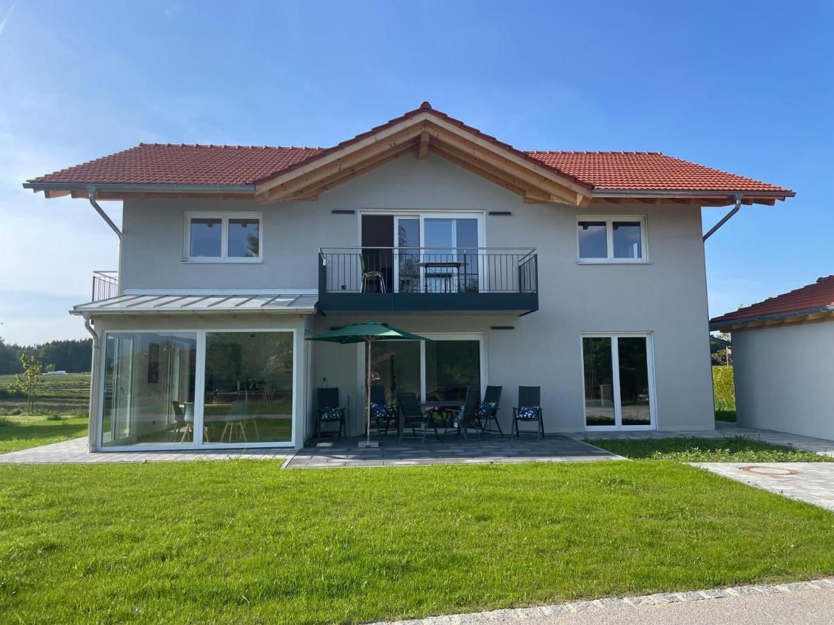 Appartamento Neubau Gruener Wolpertinger Designwhg 106Qm Barrierefrei Breitbrunn am Chiemsee Esterno foto